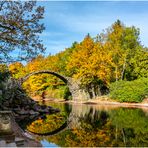 Die Rakotzbrücke im Rhododendronpark Kromlau