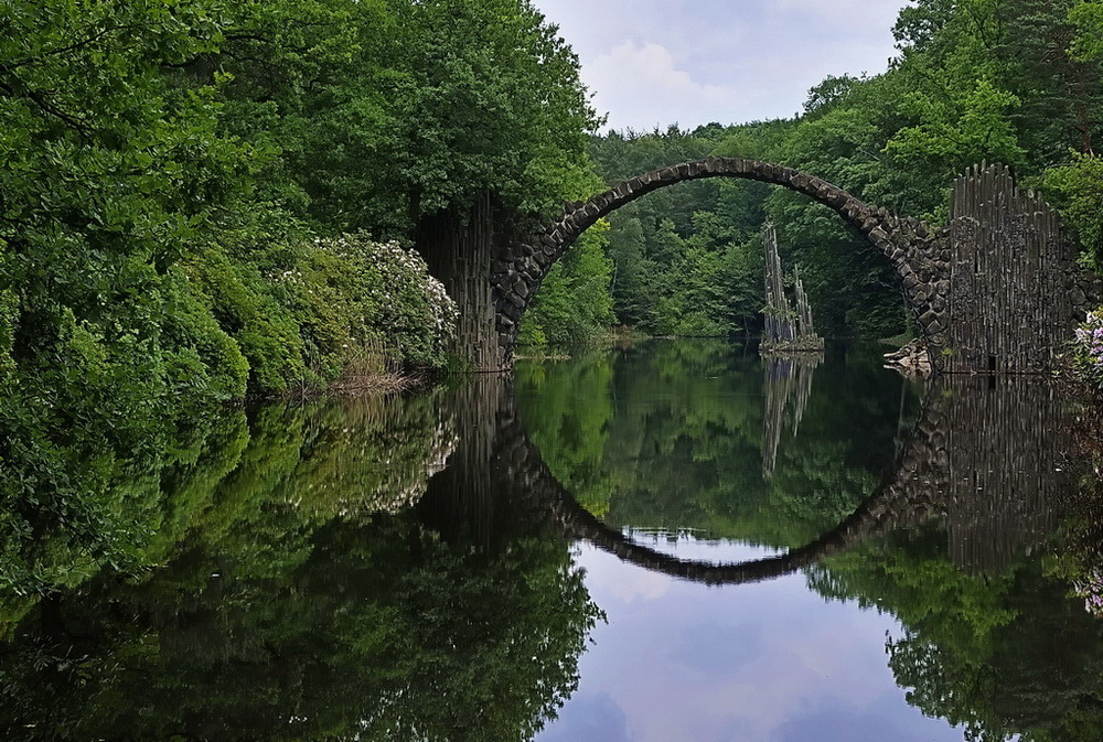 Die Rakotzki-Brücke in Kromlau