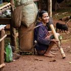 die rast der lastenträgerin, laos 2010