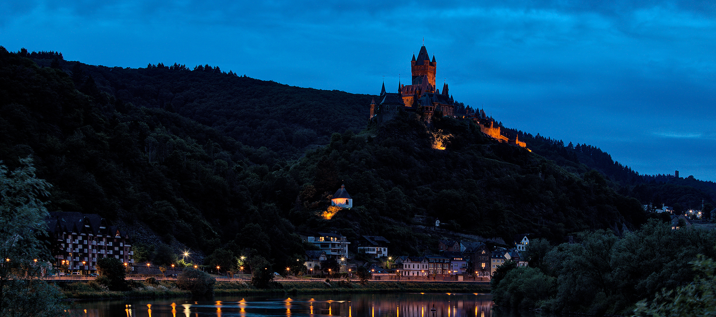 Die Reichsburg zur Blauen Stunde 001 