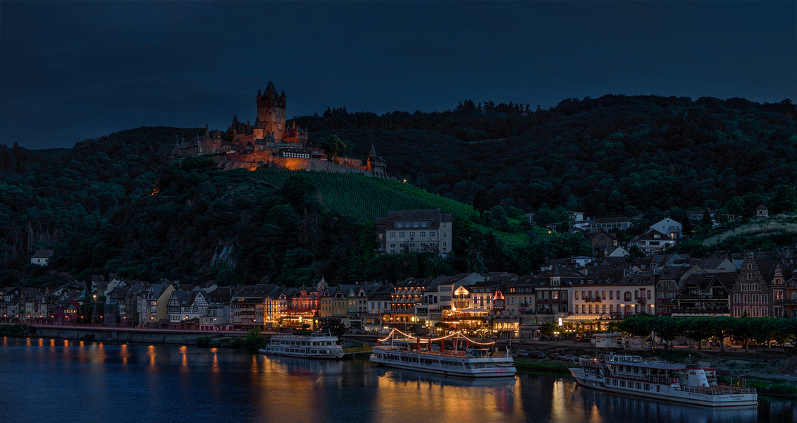 Die Reichsburg zur Blauen Stunde