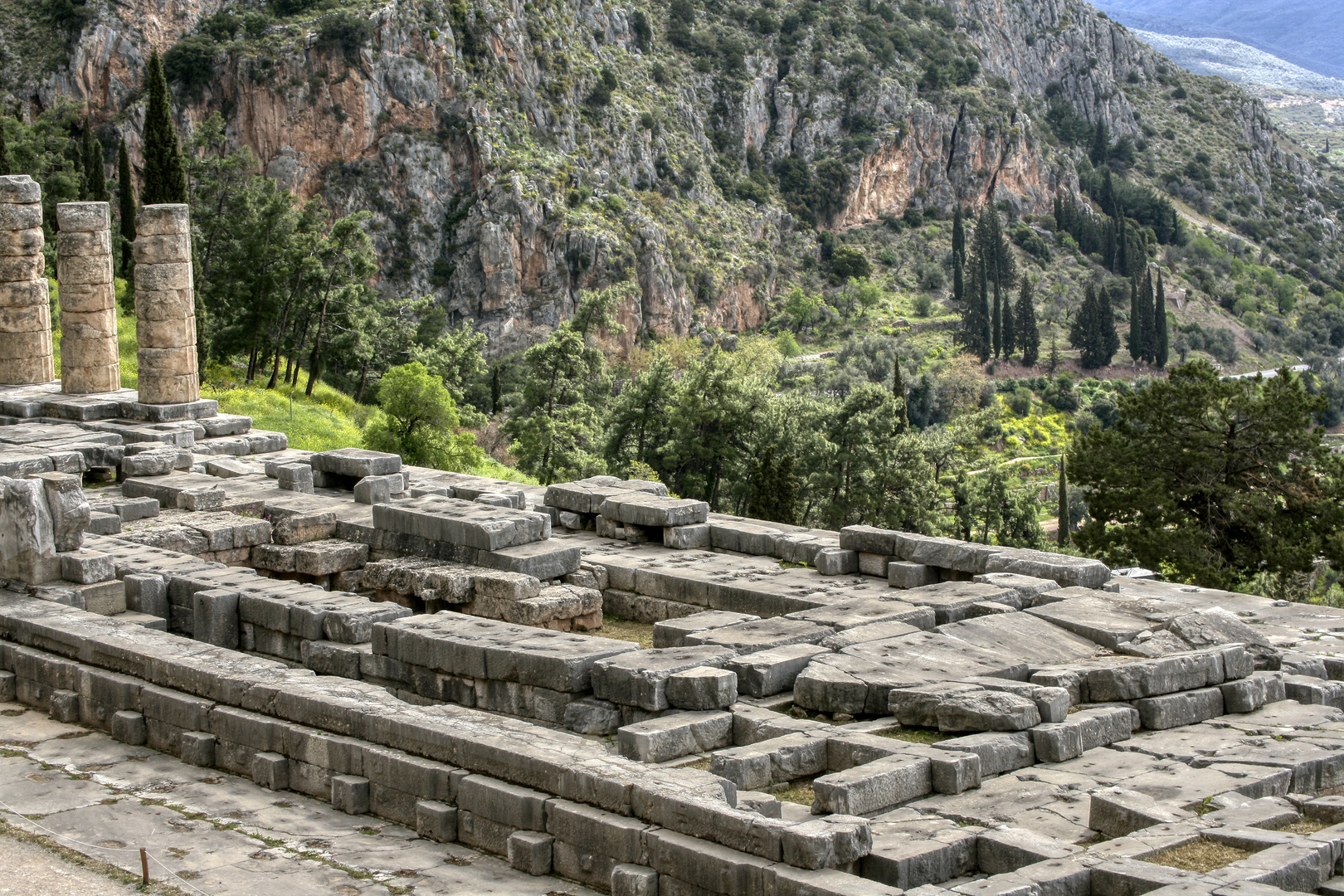 Die Reste des Apollon-Tempels in Delphi