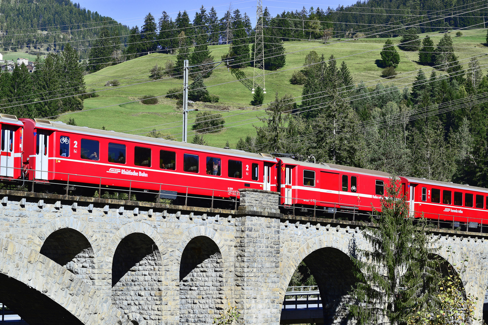 Die Rhätibahn auf den Schienen der Berninabahn