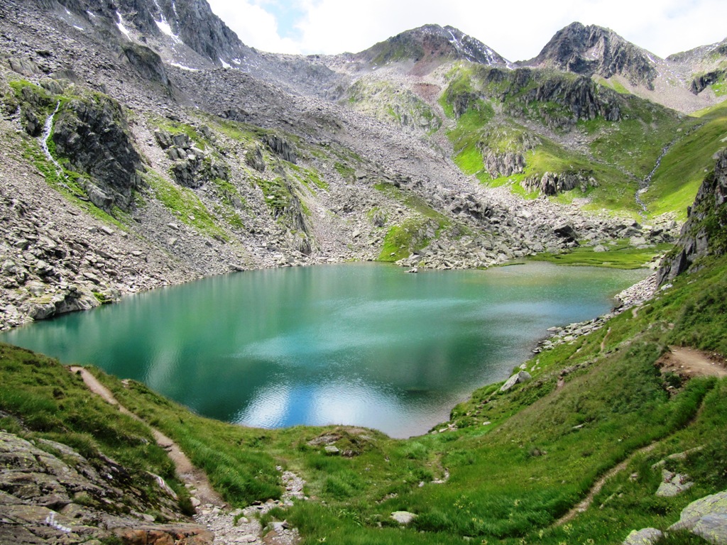 Die Rheinquelle -Toma See (2345 m ü.M)