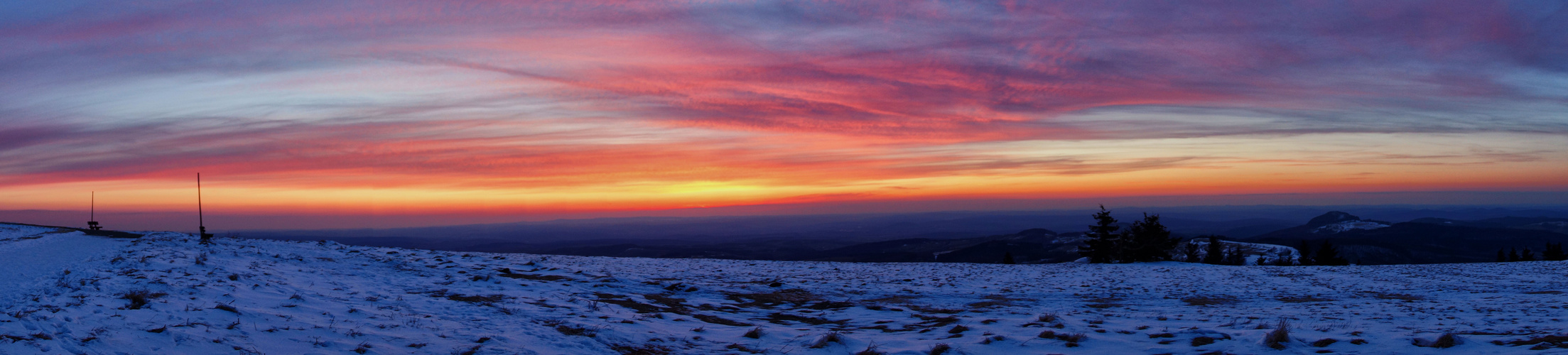 Die Rhön in Flammen (Blick von der Wasserkuppe)