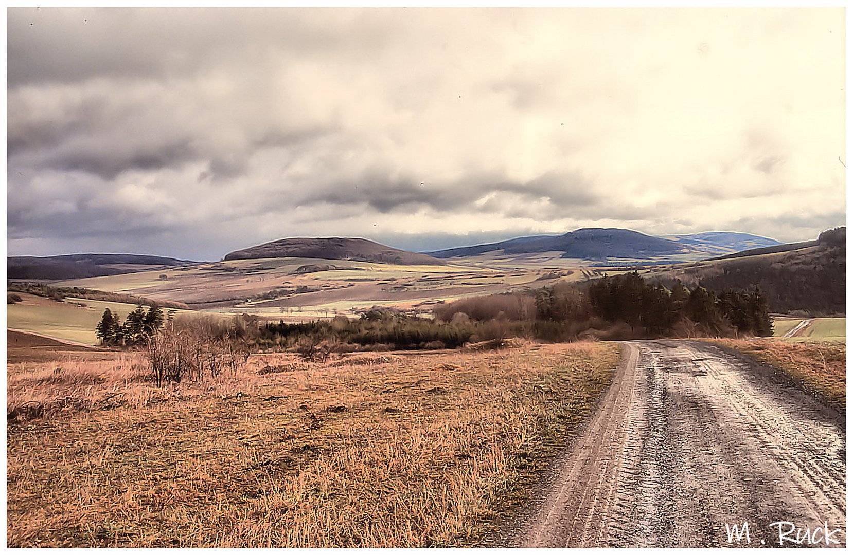 Die Rhön ist eine wunderbare   Landschaft zum dort unterwegs sein !