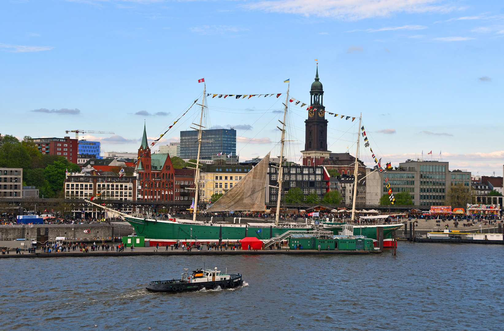 Die "Rickmer Rickmers" beim Hamburger Hafengeburtstag 2023