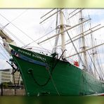 Die "RICKMER RICKMERS" in Hamburg