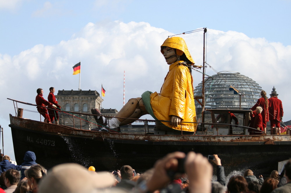 Die Riesen in Berlin und am Reichstag