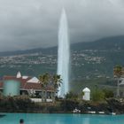 Die riesige Meerwasser Fontäne im Lago Martiánez