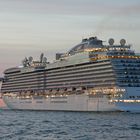 Die riesige "Royal Princess" hat Warnemünde verlassen