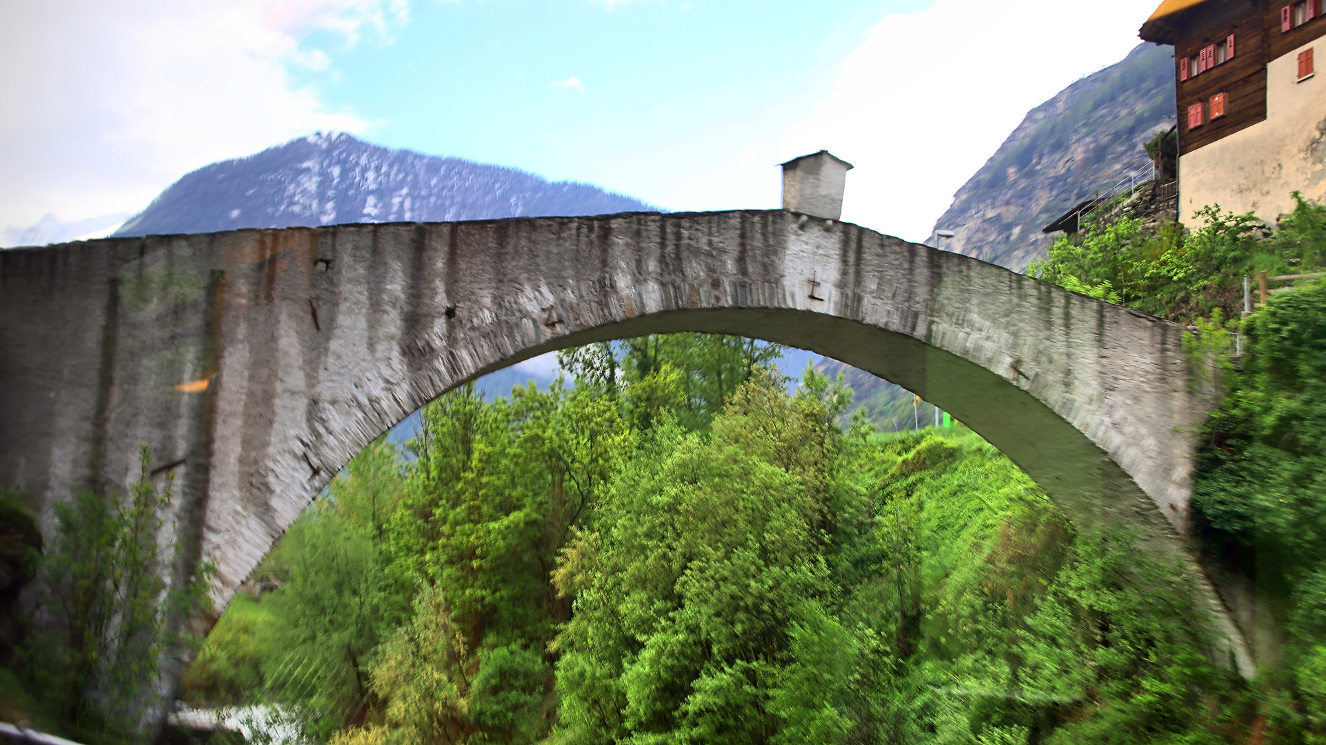 Die Ritibrücke befindet sich unterhalb von Stalden