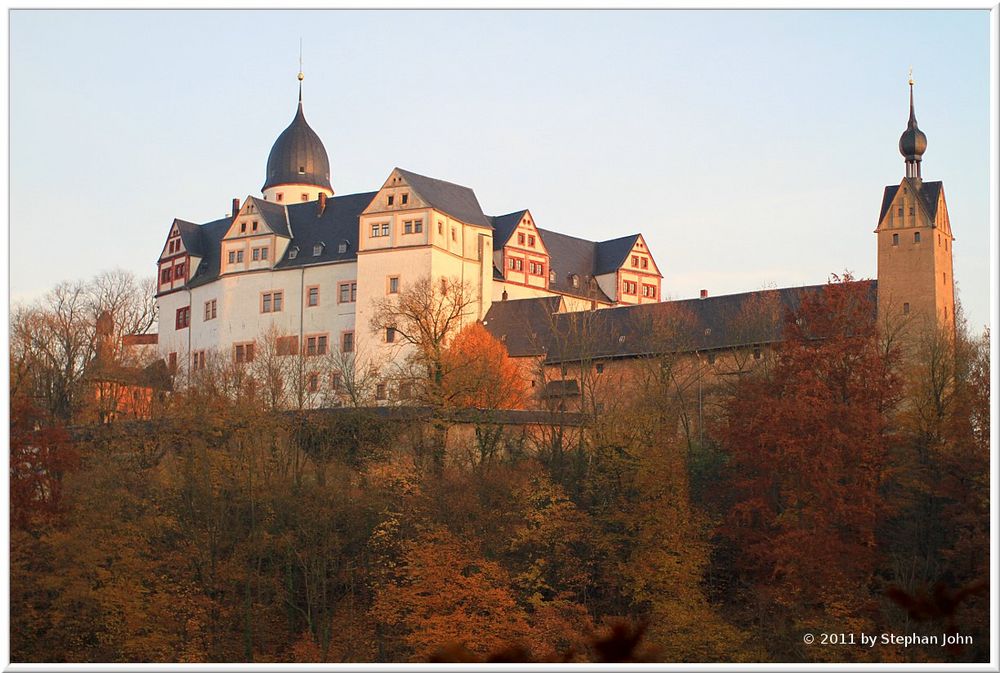 Die Rochsburg im Herbst