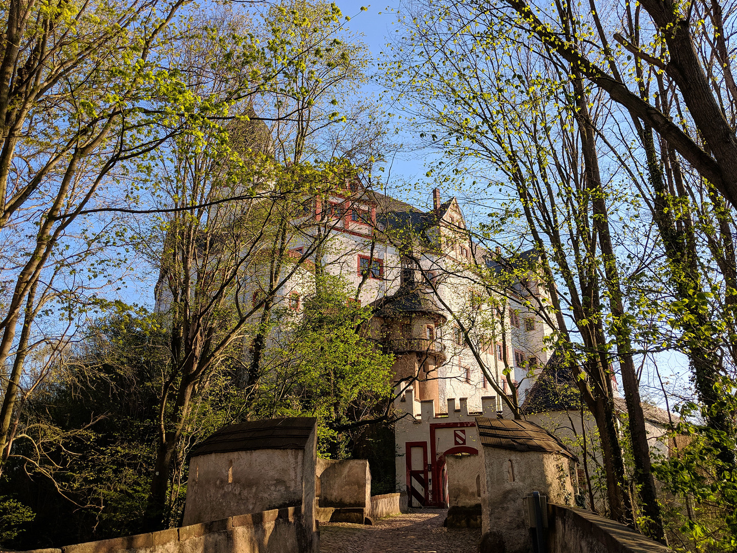 Die Rochsburg in der Ostersonne