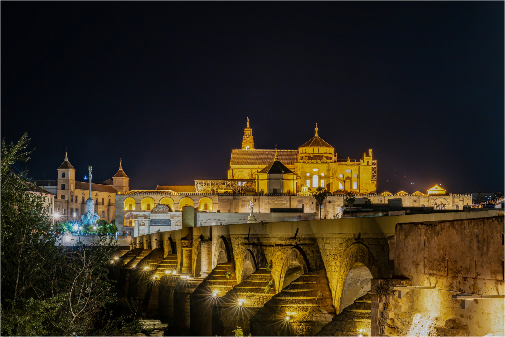 Die Römische Brücke "Puente Romano " in Cordoba