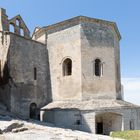 Die romanische Kirche der Abtei von Montmajour mit Krypta