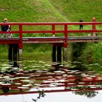 Die rote Brücke