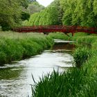 Die rote Brücke