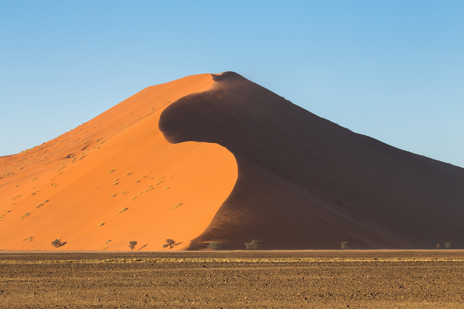 Die rote Namib bei Sturm