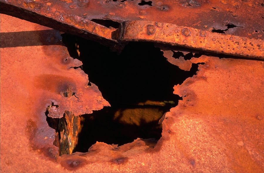 "Die rote Stahlhöhle"