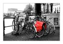 Die rote Tasche von Amsterdam von Frank Pengmann - Fotokunst und Digitale Fotografie 
