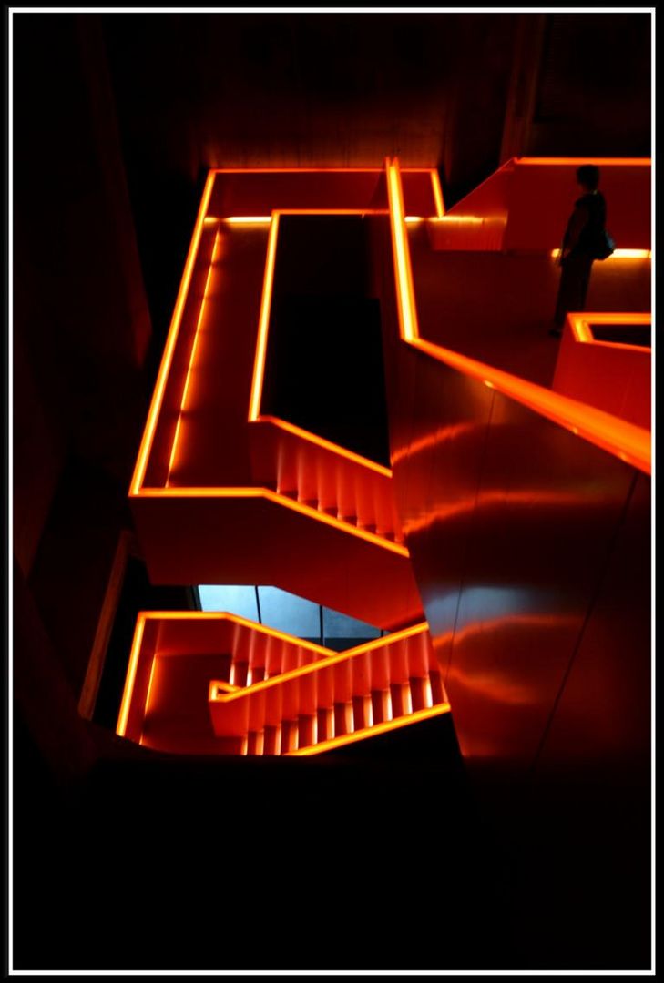 die rote Treppe in der Zeche Zollverein III