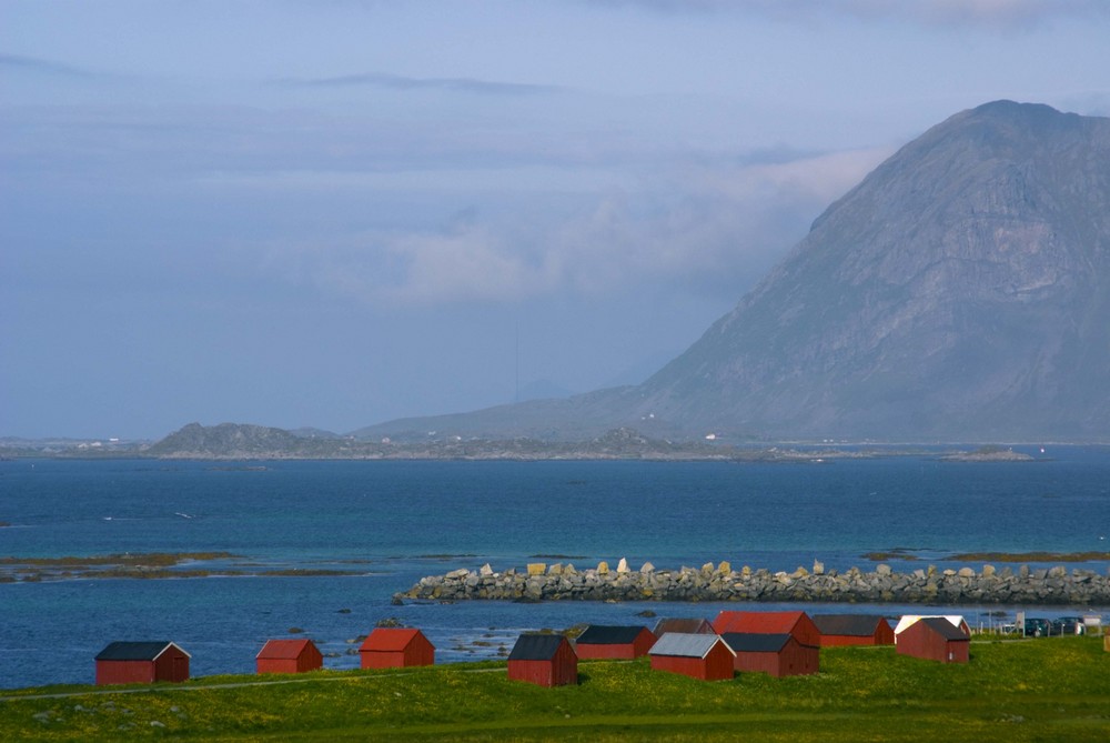 Die roten Häuser am Meer