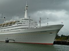 Die " Rotterdam " im Hafen von Rotterdam