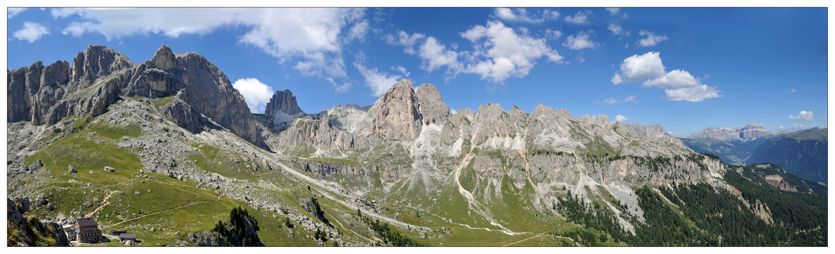 - Die Rotwandhütte (2283m) -