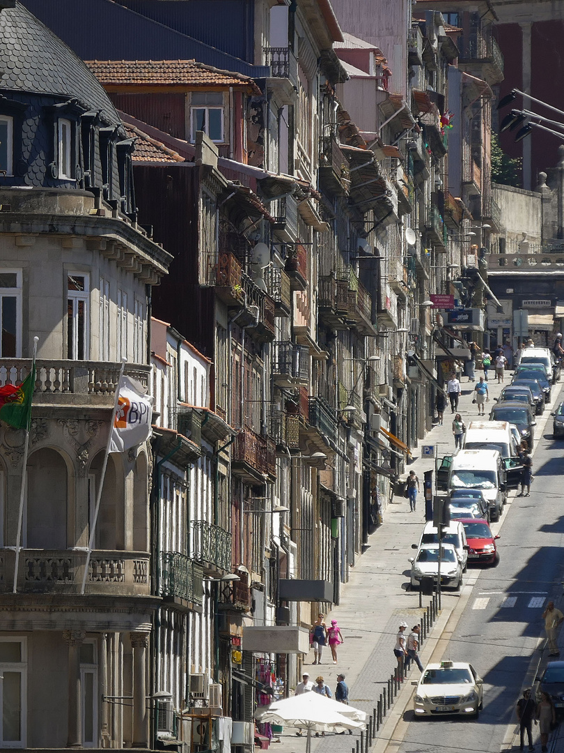 Die Rua dos Clérigos