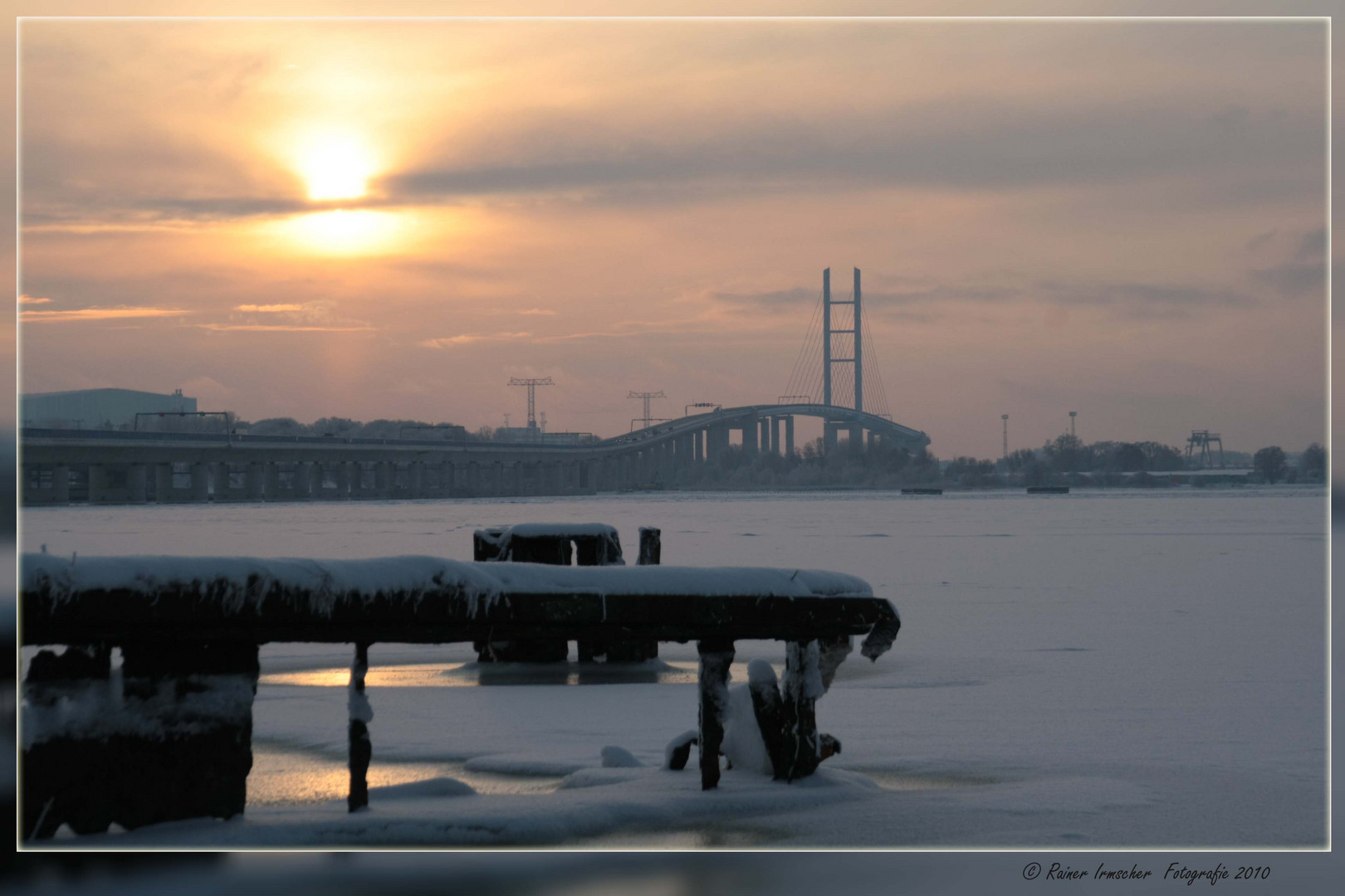 Die Rügenbrücke zeigt sich von der schönen Seite......