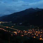 Die Ruhe am Berg, Leben im Tal