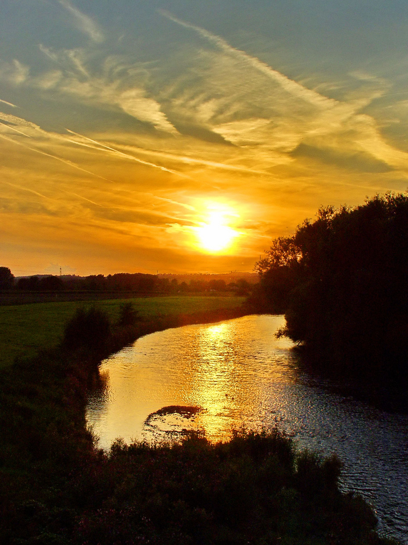 Die Ruhe an der Ruhe Sonnenuntergang