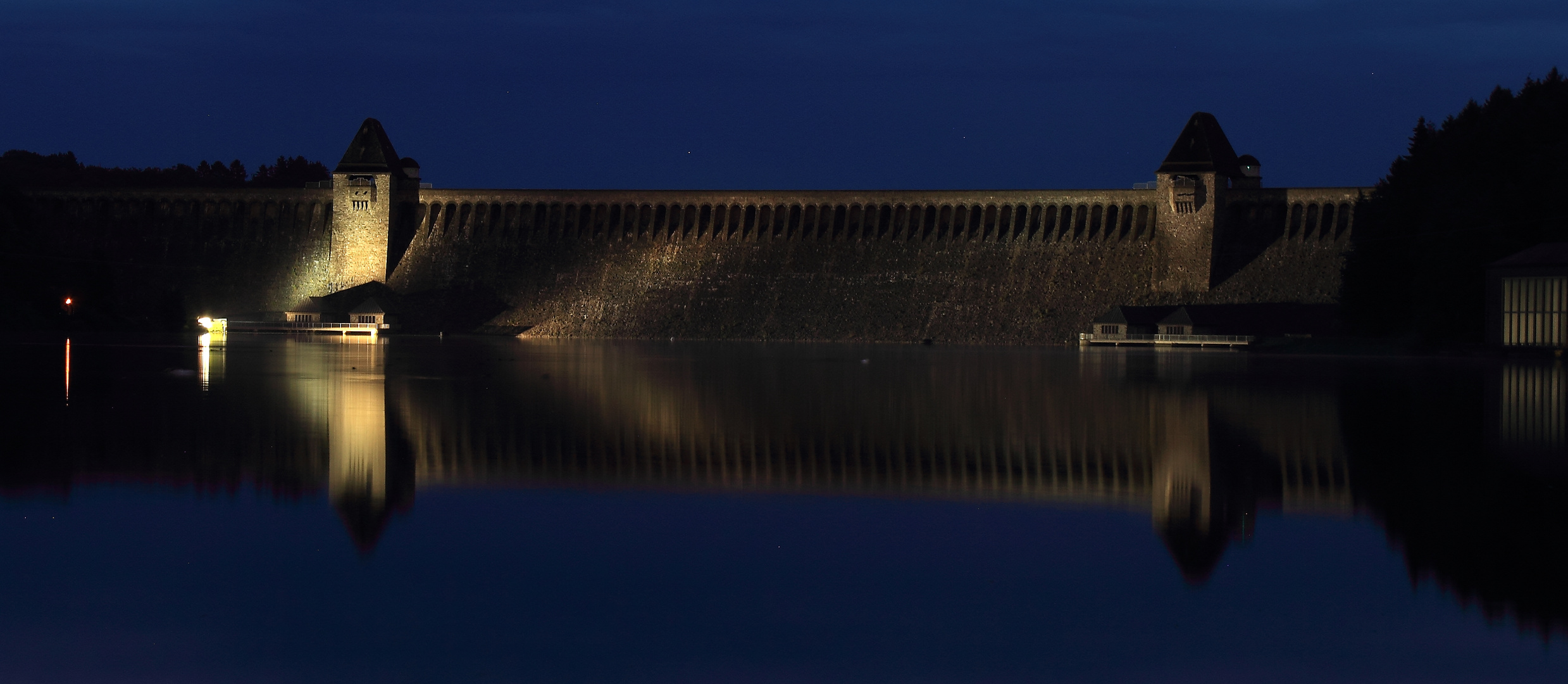 Die Ruhe an der Talsperre