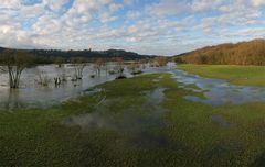 Die Ruhr mit Hochwasser