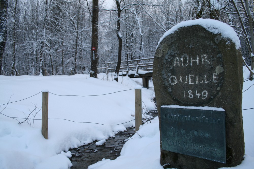 Die Ruhrquelle in Winterberg im Winter