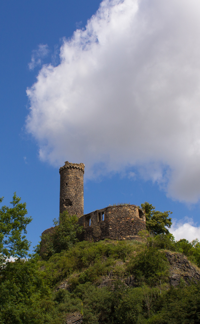 Die Ruine der Altenburg in Felsberg