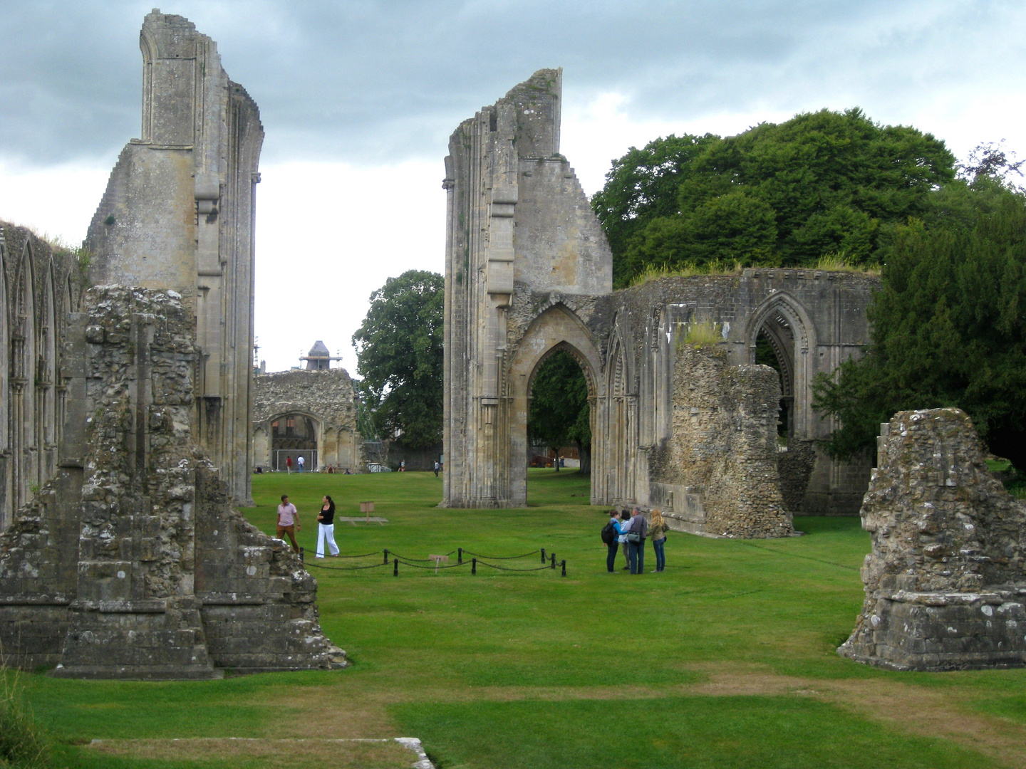 Die Ruine  der Kathedrale von Glastonbury.