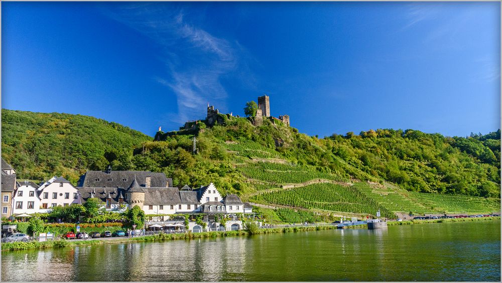 Die Ruine Metternich thront über Beilstein 