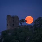 Die Ruine Neideck und der Blaue Supermond