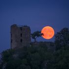 Die Ruine Neideck und der Blaue Supermond