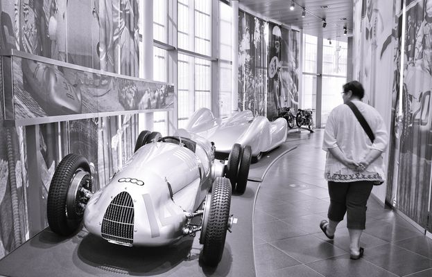 die Rundungen der Boliden