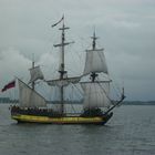 die russische "Shtandart" kreuzt während Hanse Sail Rostock 2011 vor Warnemünde