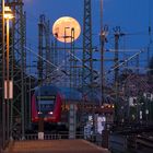 Die S-Bahn und der Mond