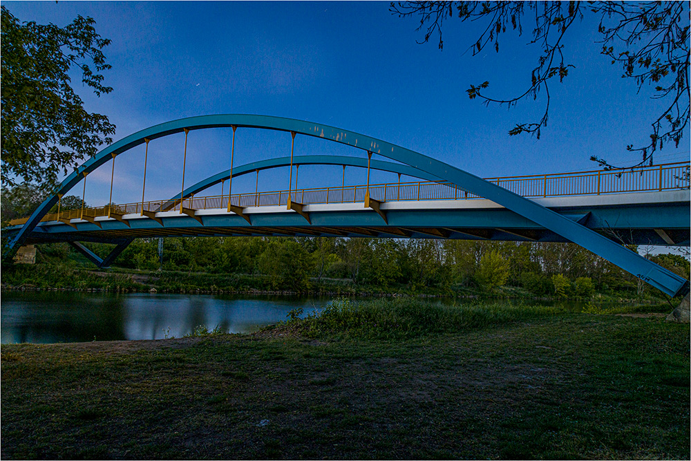 Die Saalebrücke in Nienburg