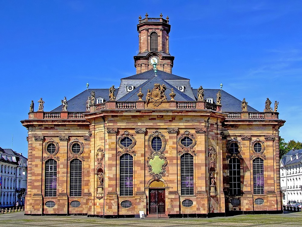 Die Saarbrücker Ludwigskirche ...