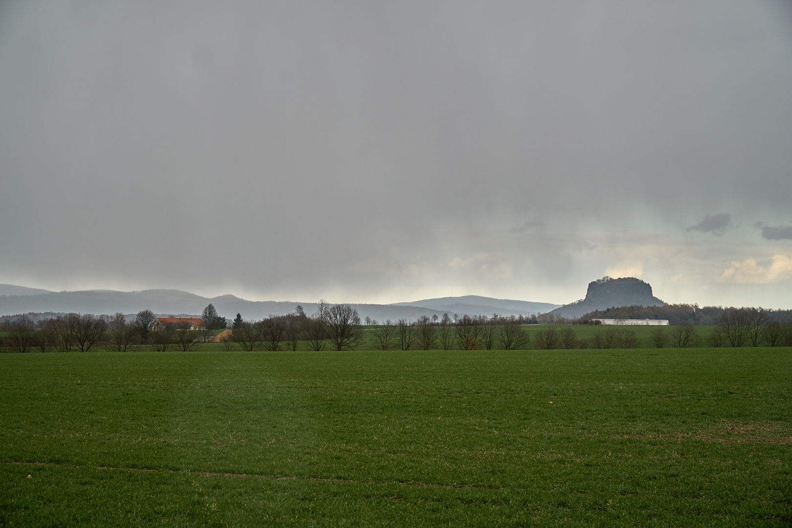 Die Sächsische Schweiz versteckt sich im Nebel