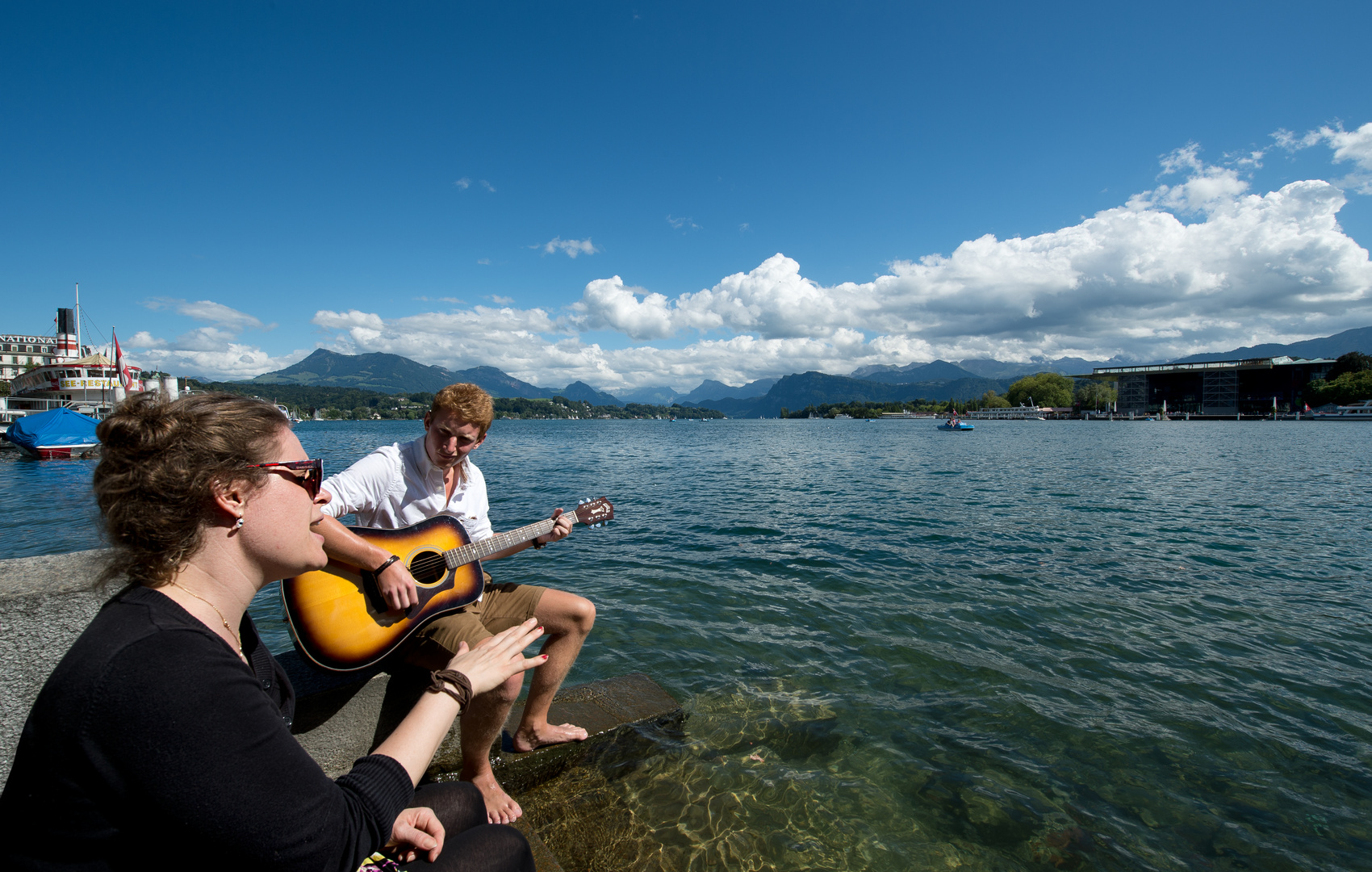 Die Sängerin am Vierwaldstättersee