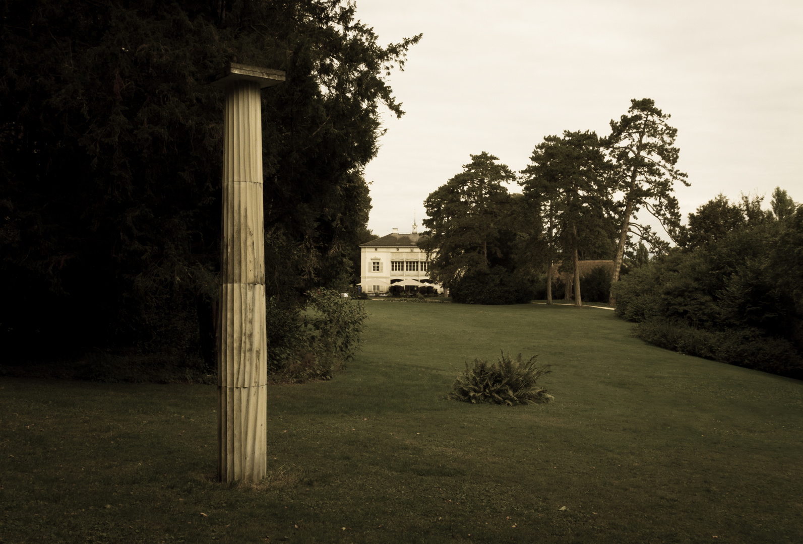 Die Säule im Park