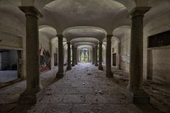 die Säulenhalle...